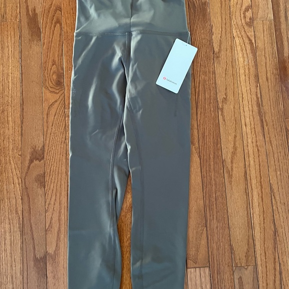 Newtag Lululemon wunder train pockets* sz 6, 25” - Picture 3 of 5